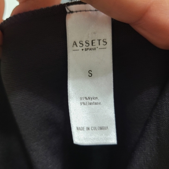 Assets By Sara Blakely Gray‎ Camo Leggings

Small - Picture 5 of 5